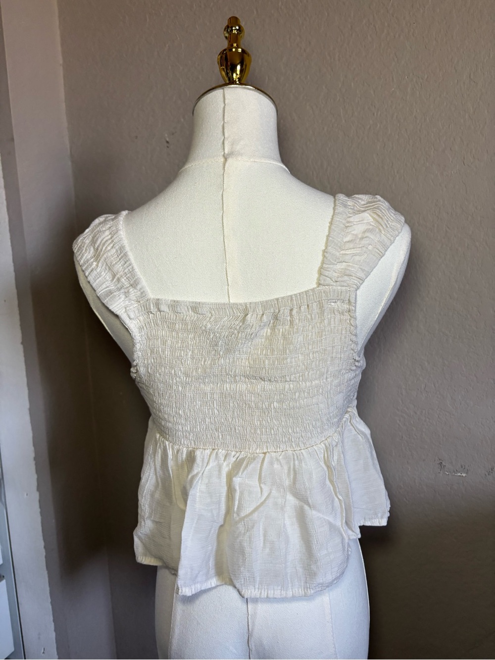Ivory Peplum Ruffled Tank Top - Picture 3 of 5